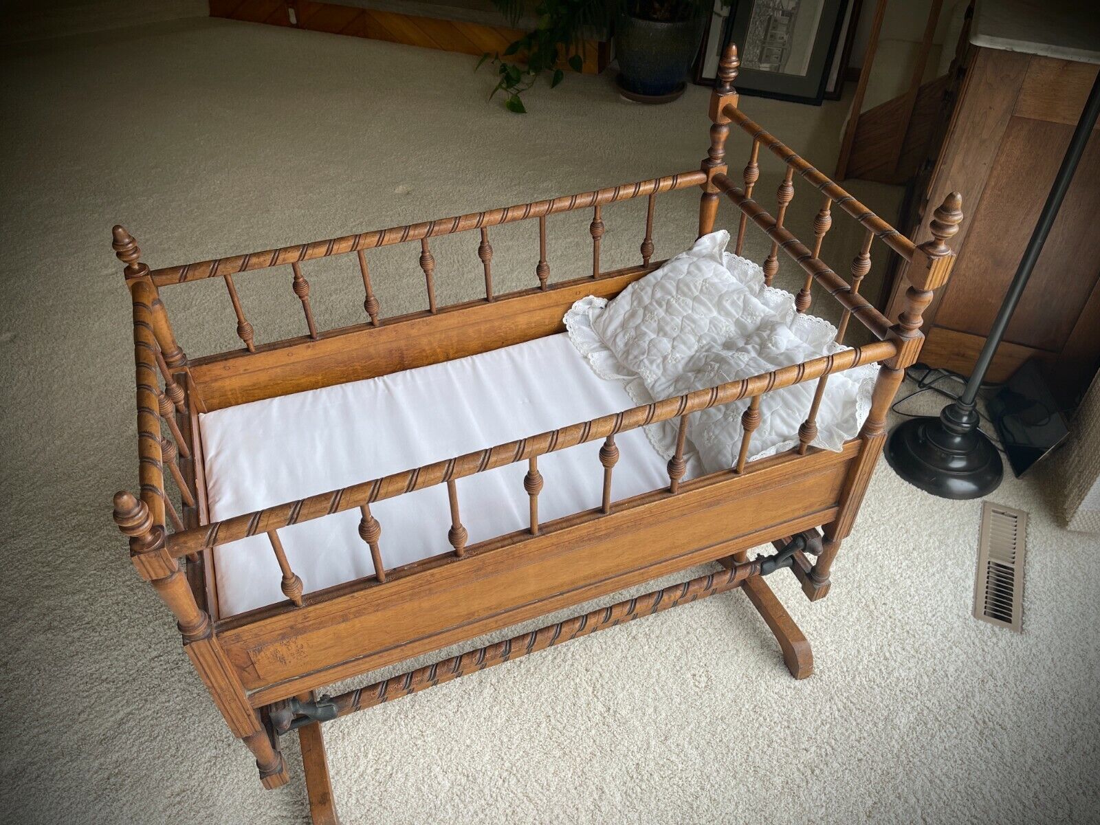 baby crib